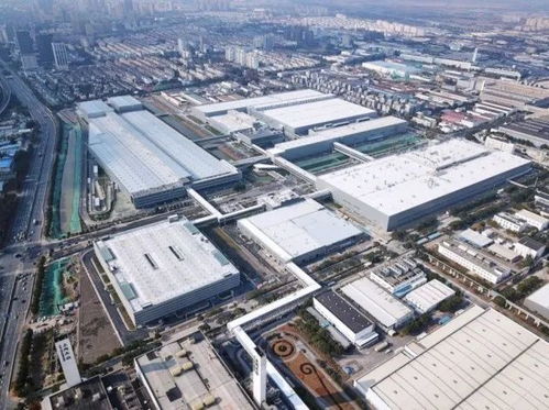 新能源汽車晚報 特斯拉遭美機構調查幽靈剎車，五菱宏光S衍生車瞄準物流市場